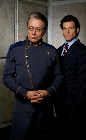 Edward James Olmos, Jamie Bamber in Battlestar Galactica Edward James Olmos, Jamie Bamber in Battlestar Galactica